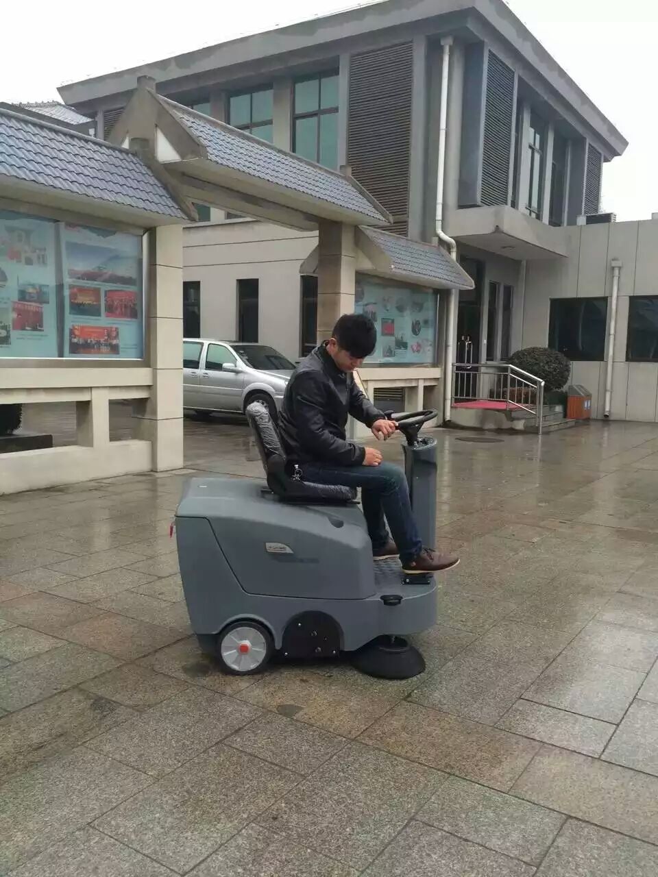 高美掃地機(jī)使用過程中會遇到這樣的問題該怎么辦？
